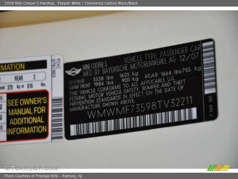 Pepper White / Checkered Carbon Black/Black 2008 Mini Cooper S Hardtop