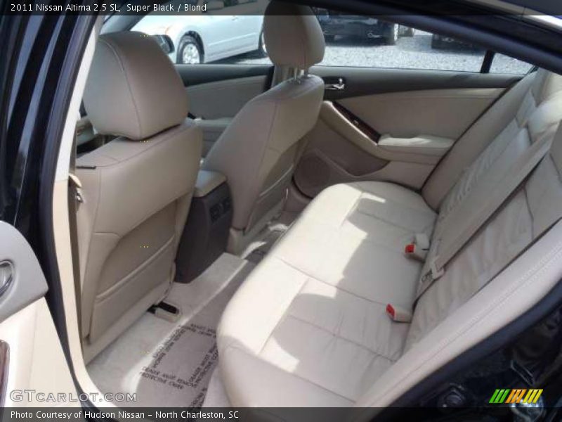 Super Black / Blond 2011 Nissan Altima 2.5 SL