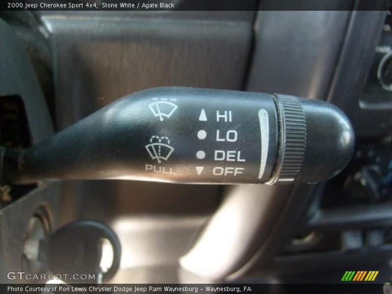 Stone White / Agate Black 2000 Jeep Cherokee Sport 4x4