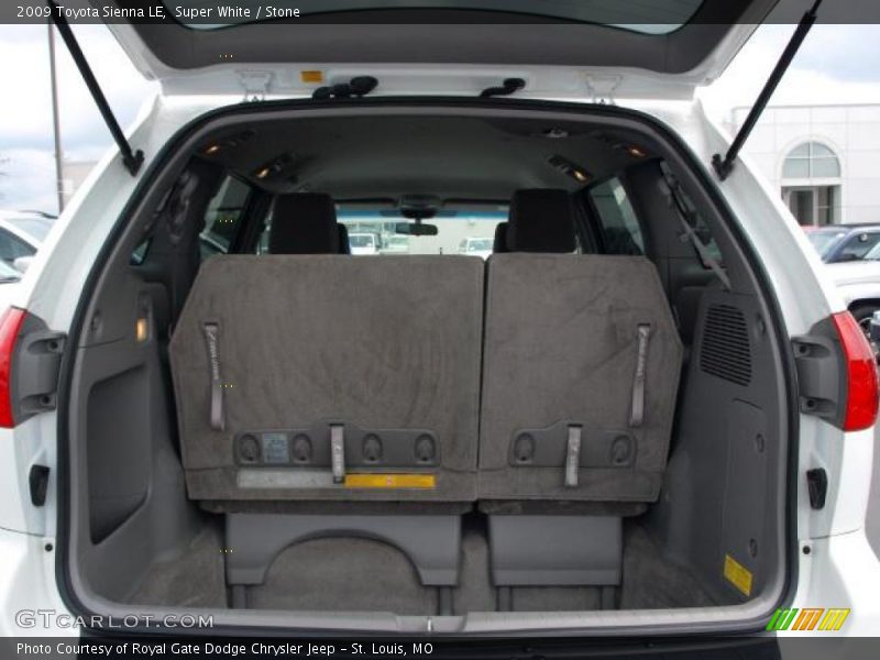 Super White / Stone 2009 Toyota Sienna LE