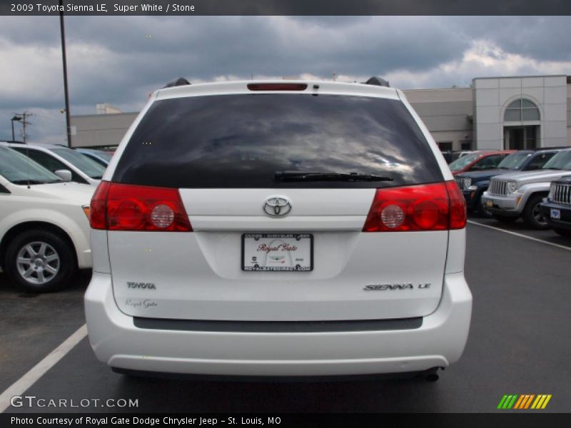 Super White / Stone 2009 Toyota Sienna LE
