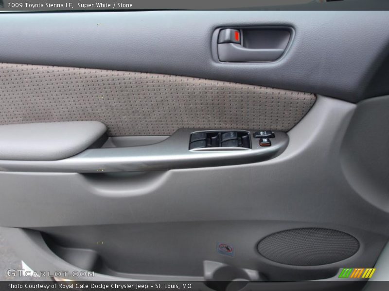Super White / Stone 2009 Toyota Sienna LE