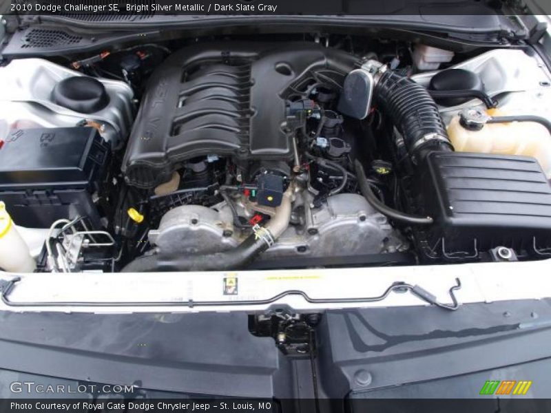 Bright Silver Metallic / Dark Slate Gray 2010 Dodge Challenger SE
