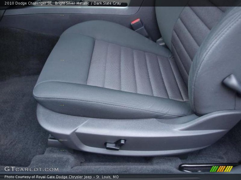 Bright Silver Metallic / Dark Slate Gray 2010 Dodge Challenger SE