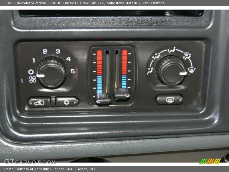 Sandstone Metallic / Dark Charcoal 2007 Chevrolet Silverado 2500HD Classic LT Crew Cab 4x4