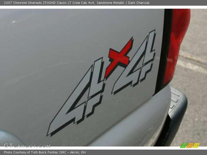 Sandstone Metallic / Dark Charcoal 2007 Chevrolet Silverado 2500HD Classic LT Crew Cab 4x4