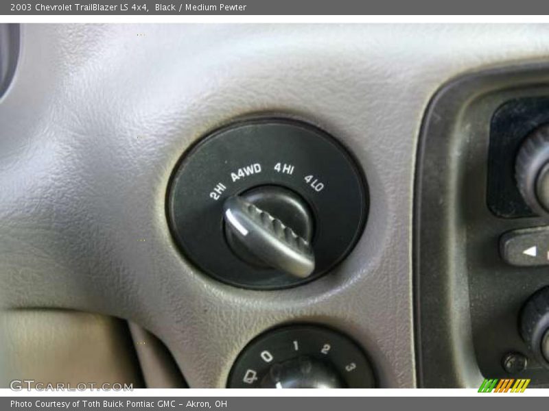 Black / Medium Pewter 2003 Chevrolet TrailBlazer LS 4x4