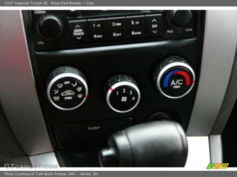 Controls of 2007 Tucson SE