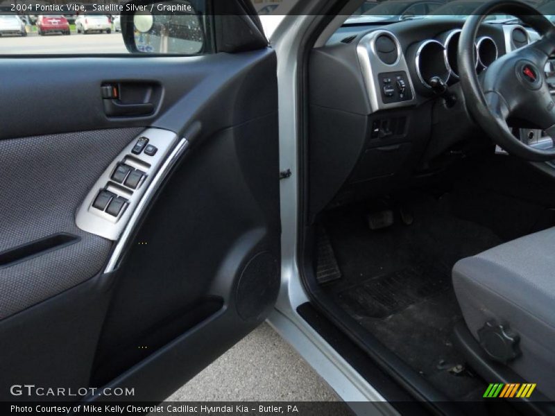 Satellite Silver / Graphite 2004 Pontiac Vibe