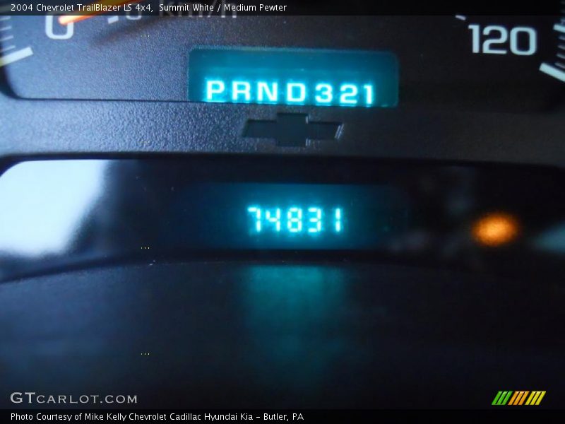 Summit White / Medium Pewter 2004 Chevrolet TrailBlazer LS 4x4