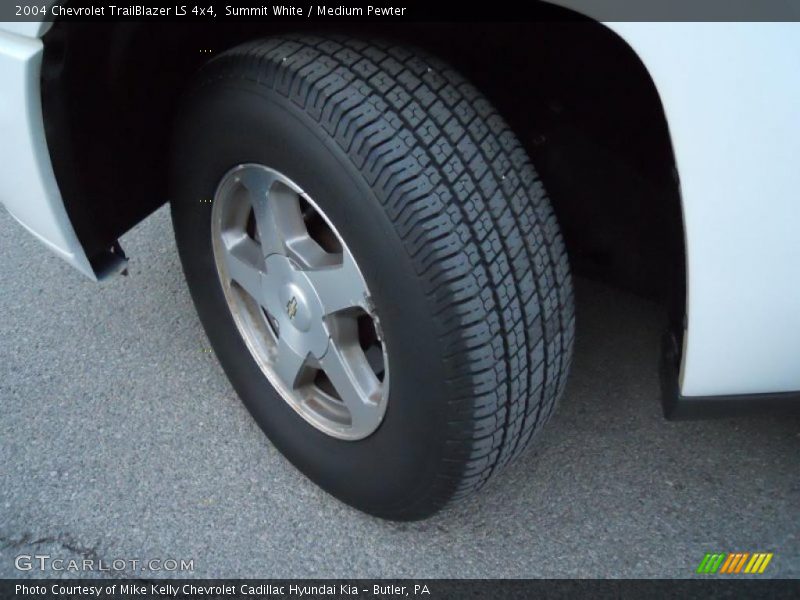 Summit White / Medium Pewter 2004 Chevrolet TrailBlazer LS 4x4