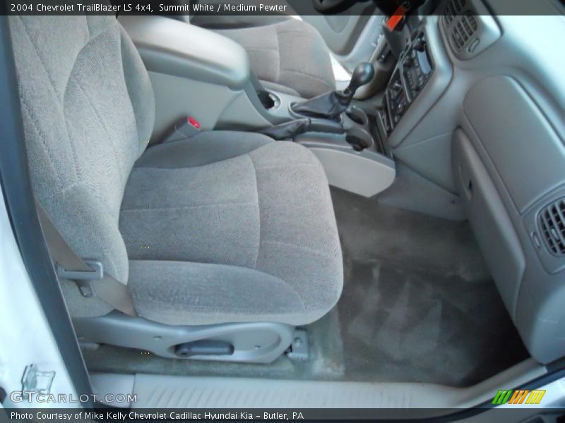 Summit White / Medium Pewter 2004 Chevrolet TrailBlazer LS 4x4