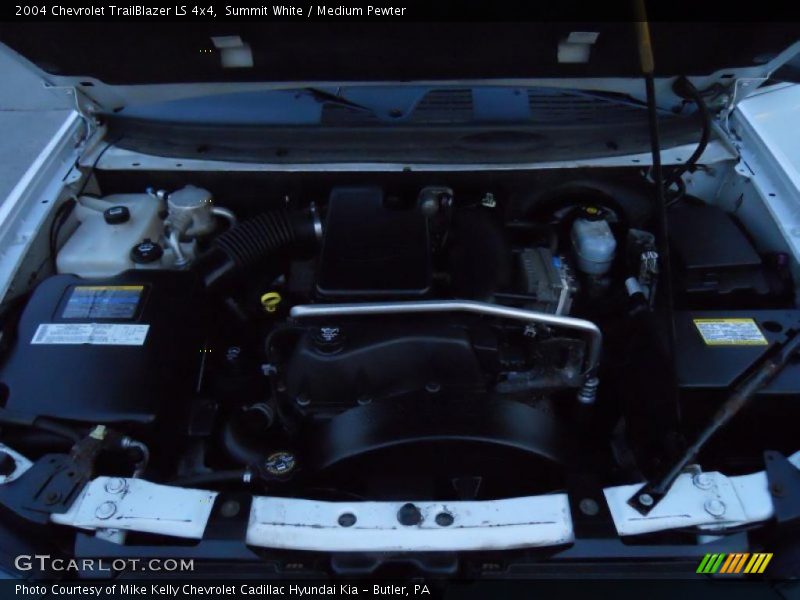 Summit White / Medium Pewter 2004 Chevrolet TrailBlazer LS 4x4