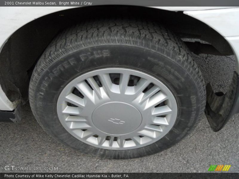 Bright White / Gray 2001 Chevrolet Malibu Sedan