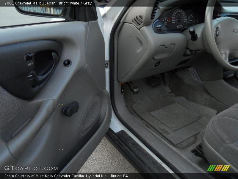 Bright White / Gray 2001 Chevrolet Malibu Sedan