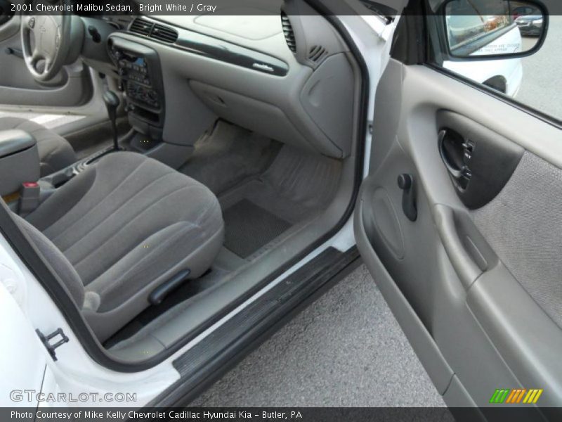 Bright White / Gray 2001 Chevrolet Malibu Sedan