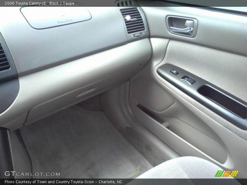 Black / Taupe 2006 Toyota Camry LE