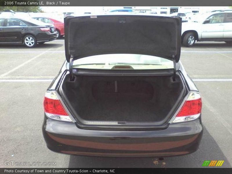 Black / Taupe 2006 Toyota Camry LE