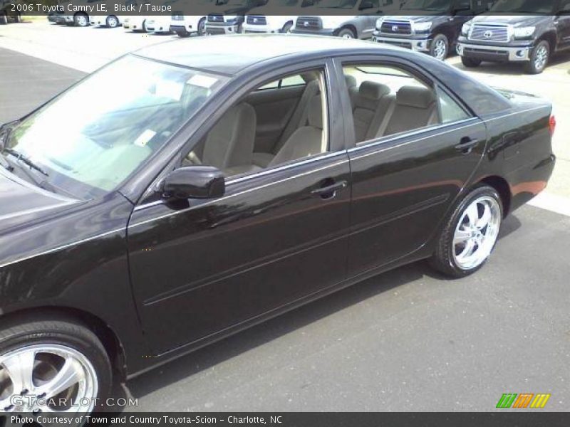 Black / Taupe 2006 Toyota Camry LE