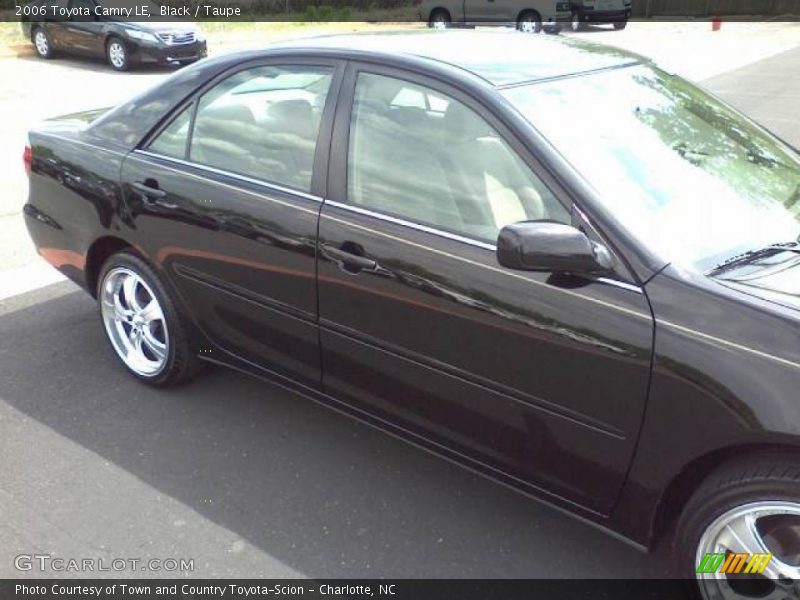 Black / Taupe 2006 Toyota Camry LE