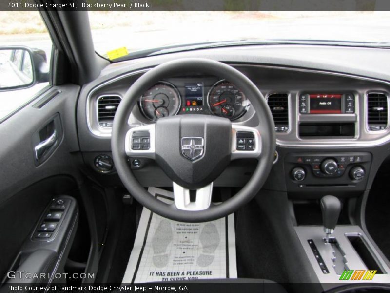 Blackberry Pearl / Black 2011 Dodge Charger SE