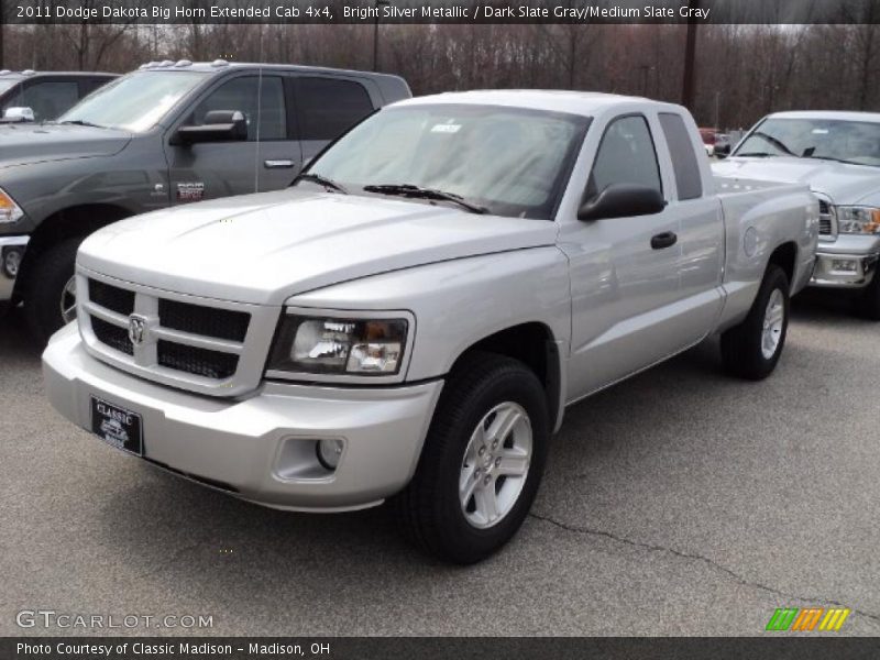 Front 3/4 View of 2011 Dakota Big Horn Extended Cab 4x4