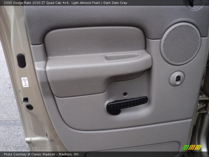 Light Almond Pearl / Dark Slate Gray 2005 Dodge Ram 1500 ST Quad Cab 4x4