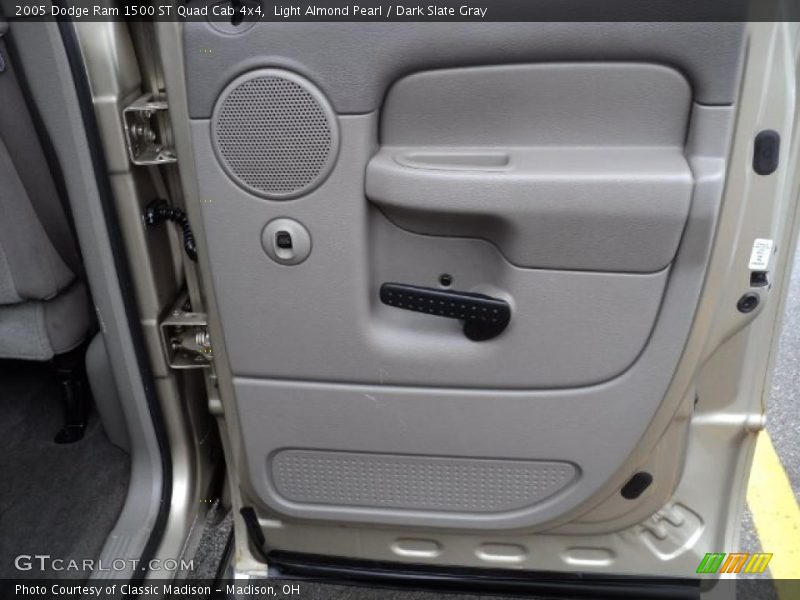Light Almond Pearl / Dark Slate Gray 2005 Dodge Ram 1500 ST Quad Cab 4x4