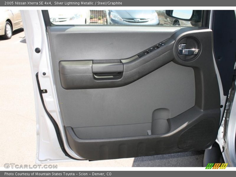 Silver Lightning Metallic / Steel/Graphite 2005 Nissan Xterra SE 4x4