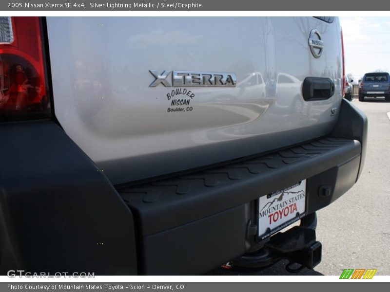 Silver Lightning Metallic / Steel/Graphite 2005 Nissan Xterra SE 4x4