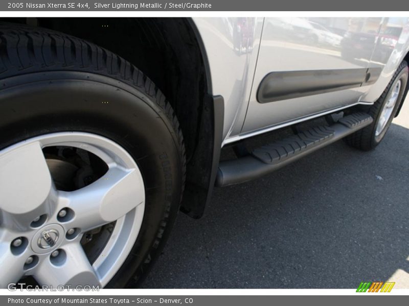 Silver Lightning Metallic / Steel/Graphite 2005 Nissan Xterra SE 4x4