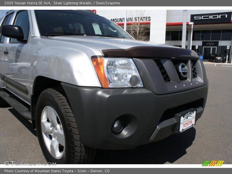 Silver Lightning Metallic / Steel/Graphite 2005 Nissan Xterra SE 4x4