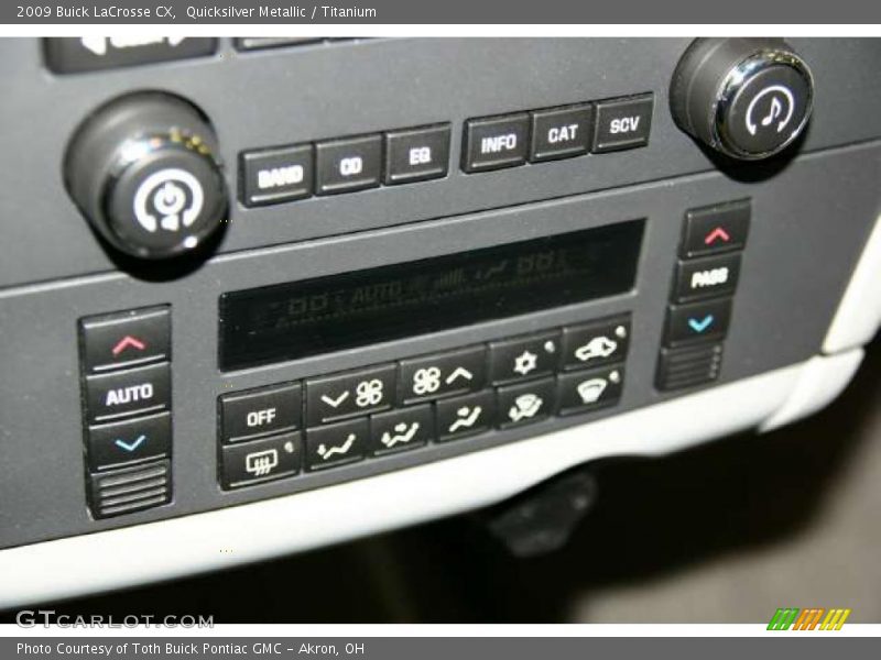 Quicksilver Metallic / Titanium 2009 Buick LaCrosse CX