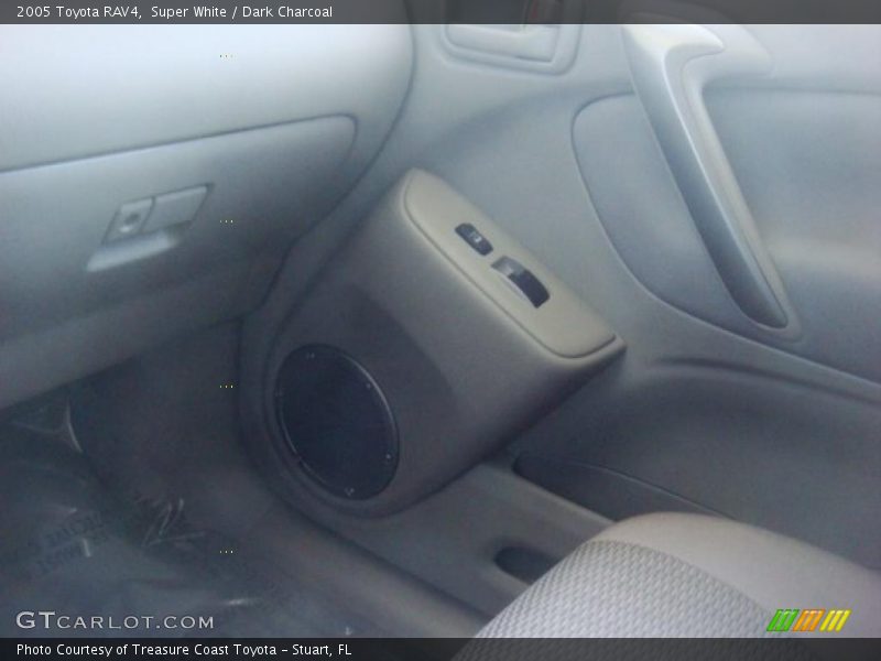 Super White / Dark Charcoal 2005 Toyota RAV4