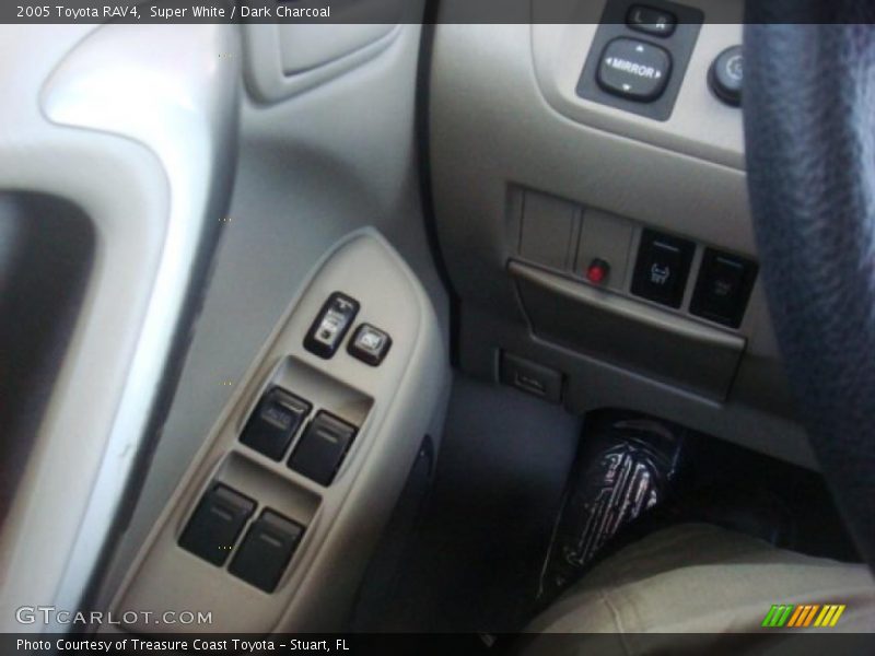 Super White / Dark Charcoal 2005 Toyota RAV4