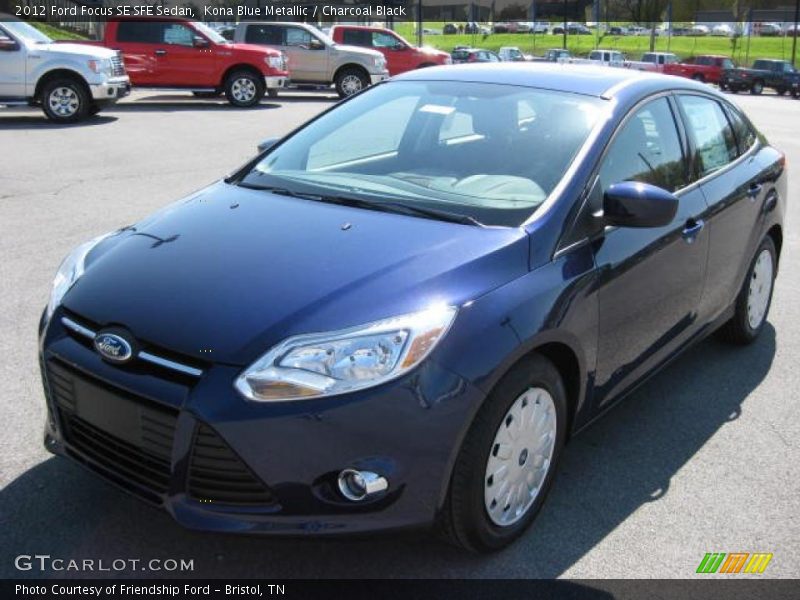 Front 3/4 View of 2012 Focus SE SFE Sedan