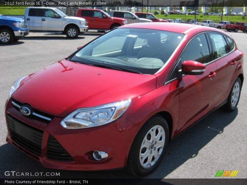 Front 3/4 View of 2012 Focus SE 5-Door