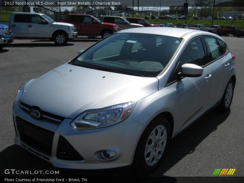 Front 3/4 View of 2012 Focus SE 5-Door