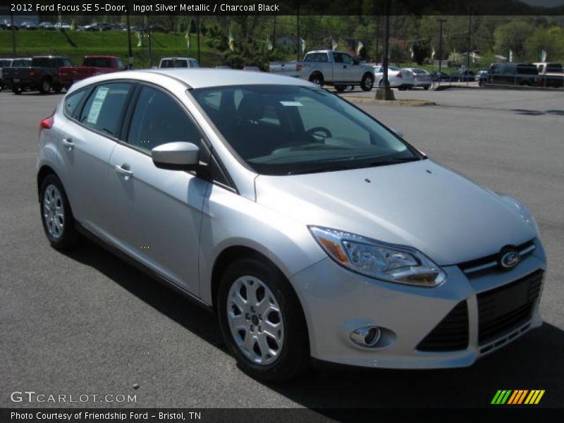 Front 3/4 View of 2012 Focus SE 5-Door