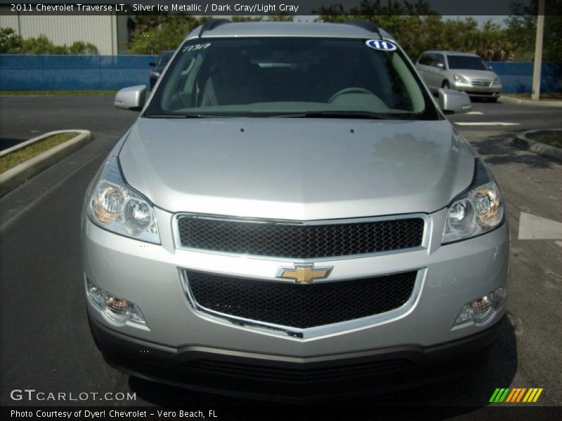 Silver Ice Metallic / Dark Gray/Light Gray 2011 Chevrolet Traverse LT