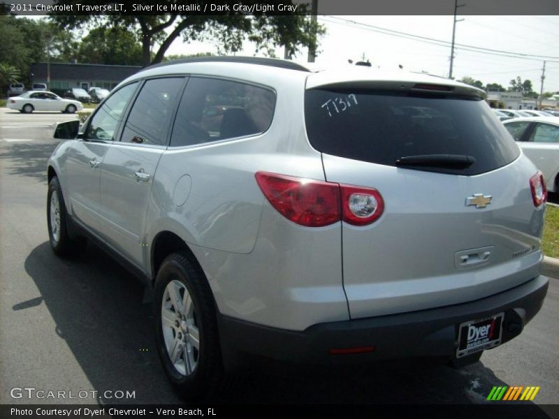 Silver Ice Metallic / Dark Gray/Light Gray 2011 Chevrolet Traverse LT