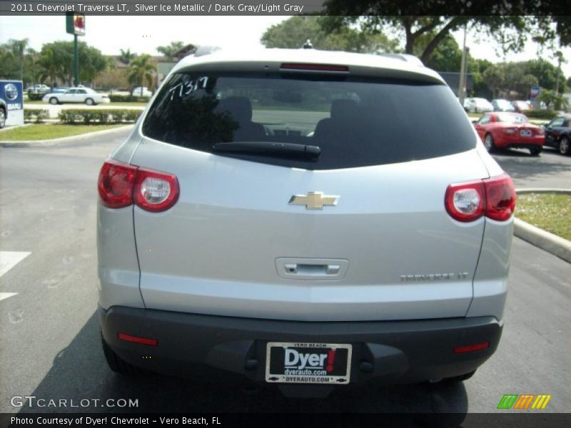 Silver Ice Metallic / Dark Gray/Light Gray 2011 Chevrolet Traverse LT