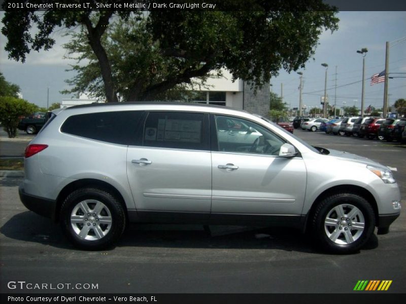 Silver Ice Metallic / Dark Gray/Light Gray 2011 Chevrolet Traverse LT