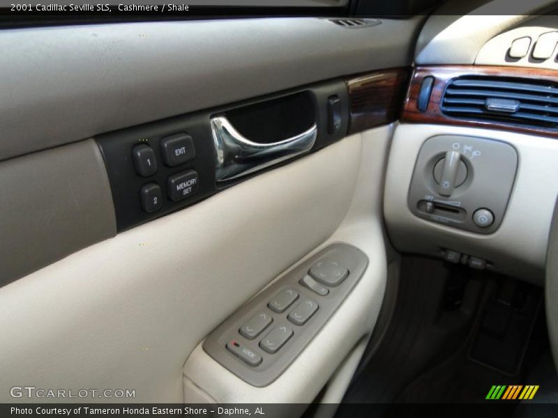 Cashmere / Shale 2001 Cadillac Seville SLS