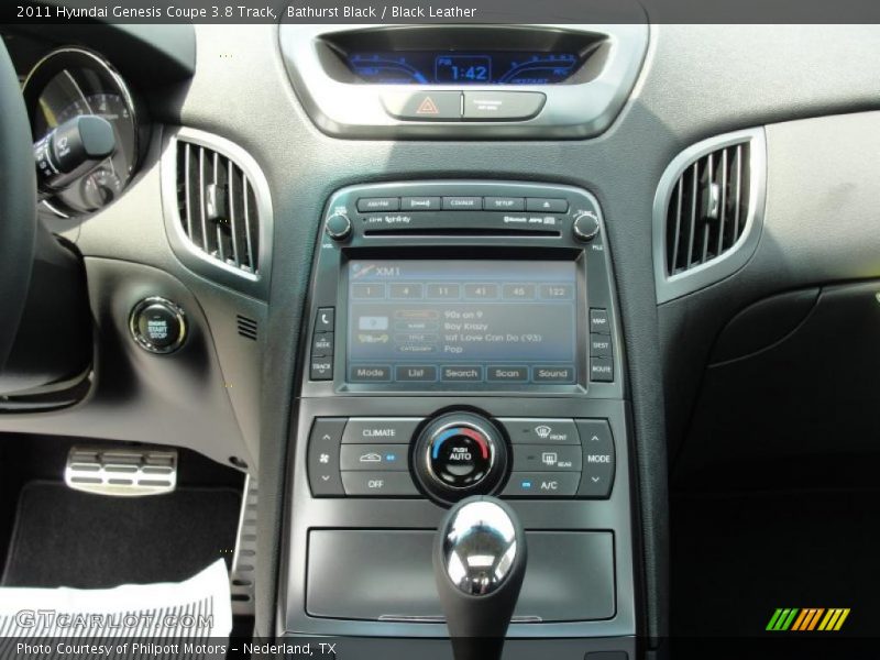 Controls of 2011 Genesis Coupe 3.8 Track