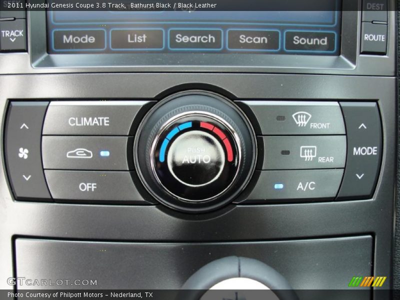 Controls of 2011 Genesis Coupe 3.8 Track