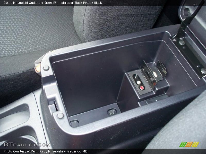 Labrador Black Pearl / Black 2011 Mitsubishi Outlander Sport ES