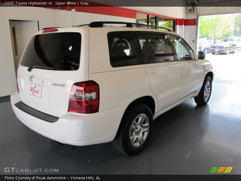 Super White / Gray 2005 Toyota Highlander I4