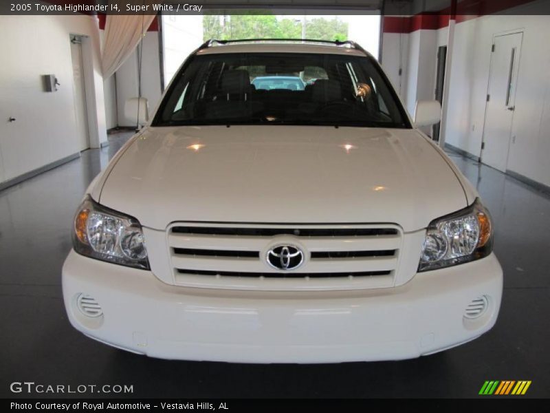 Super White / Gray 2005 Toyota Highlander I4