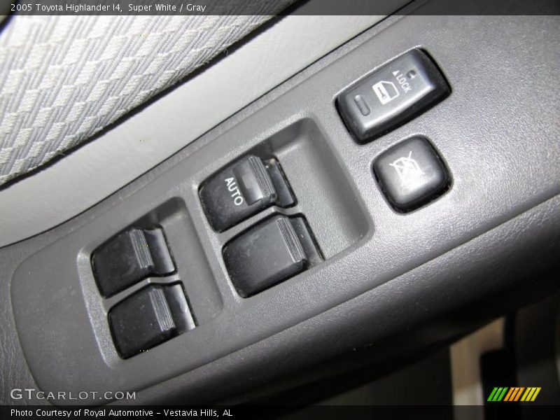 Super White / Gray 2005 Toyota Highlander I4